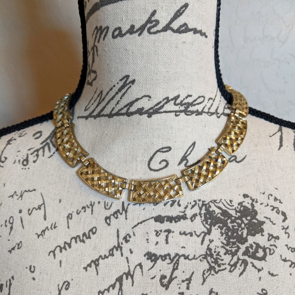 Collar Lattice Necklace Gold Tone Adjustable 11-17"